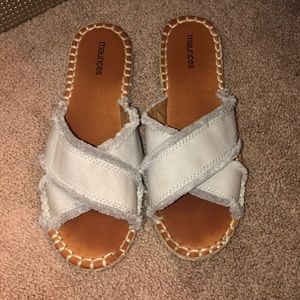 Super cute gray sandals